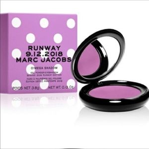 Marc Jacobs RUNWAY EYESHADOW IN 620 VIOLET LIMITED EDITION, DISCONTINUED